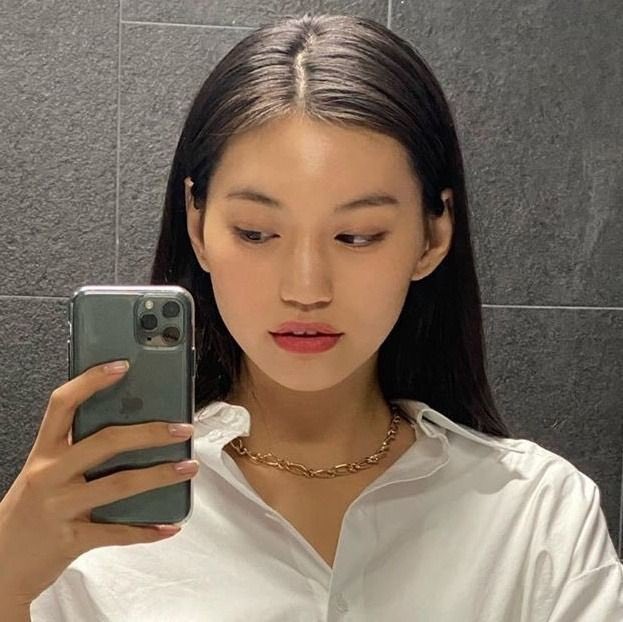 billliesecret's tweet photo. doyeon and siyoon could quite literally pass as sisters tbh https://t.co/s0eVvEl53N