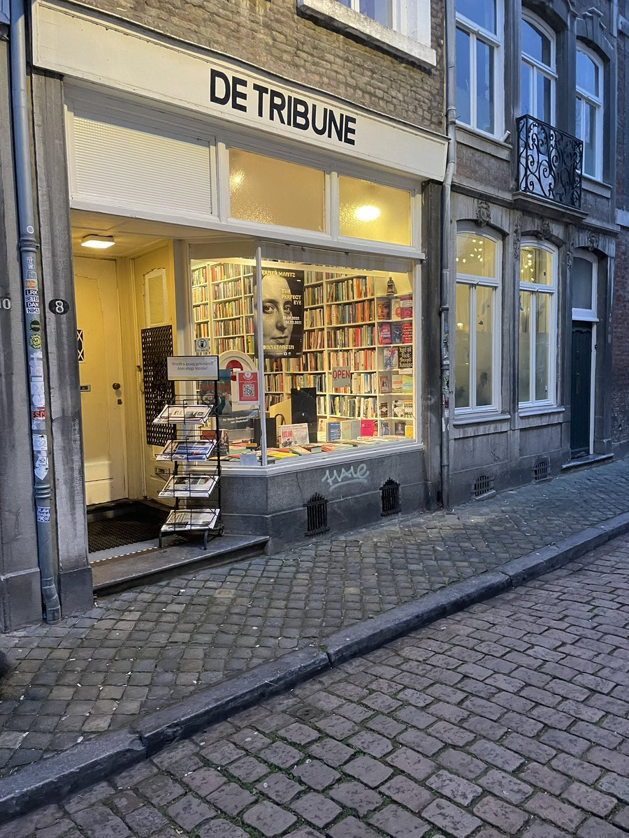 MathieuLLSegers's tweet photo. Wonderful! @european_review in the window of @DeTribune in Maastricht https://t.co/7vGX4vgTx4