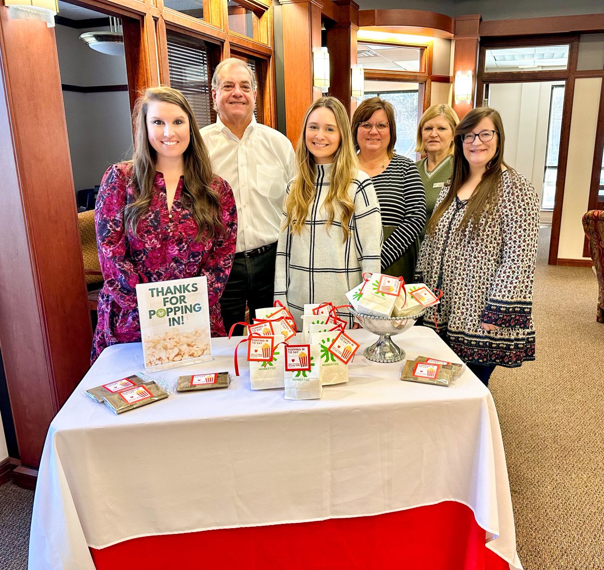 firstcnb's tweet photo. It's 𝗡𝗔𝗧𝗜𝗢𝗡𝗔𝗟 𝗣𝗢𝗣𝗖𝗢𝗥𝗡 𝗗𝗔𝗬!
Pop in to our Martin or Dyersburg Green Village branches to celebrate with us!
#FirstCNB #PeopleCentered #UnbelievablyGood
MEMBER FDIC https://t.co/6T5YhZxSlP