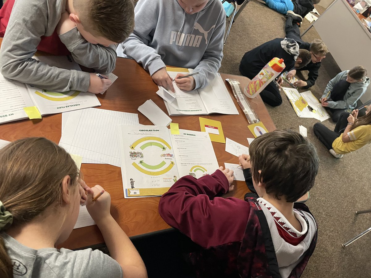 Caroline Haebig tweet media