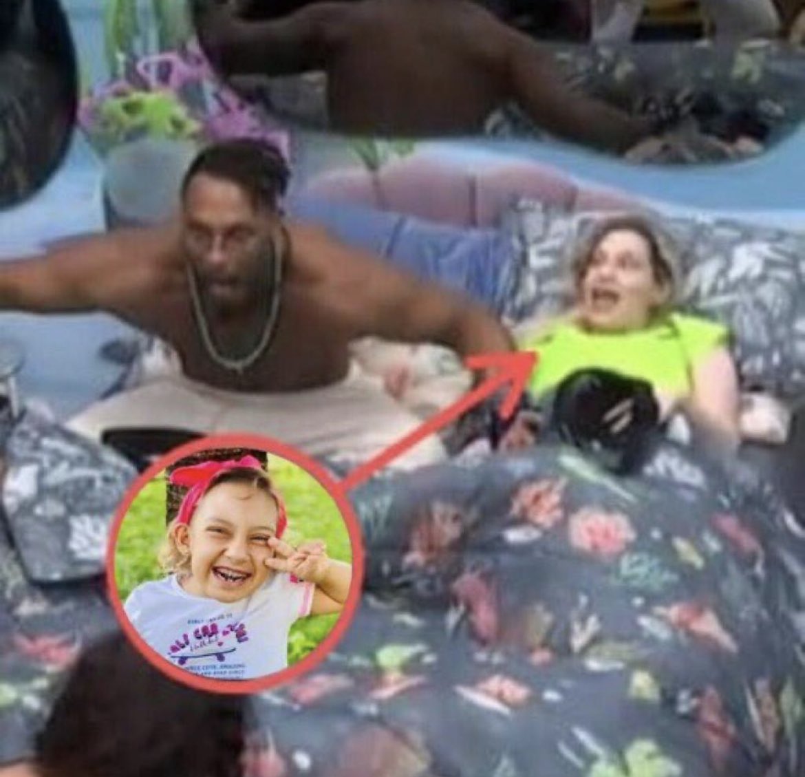 noah_satur's tweet photo. URGENTE!!
Mc divertida foi encontrado agora na casa mais vigiada
#procurada #mcfunny #BBB23 https://t.co/yiHNq0dE9f
