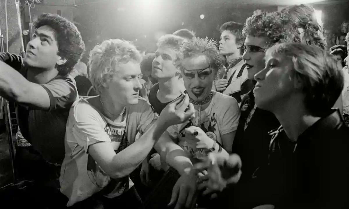 Punks at The Vortex Club, London (late 70s). 📸 Ray Stevenson