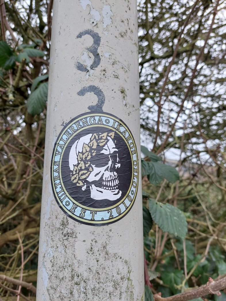 LeicesterWalls's tweet photo. "ULTRAS VALERENGA • IKAROS OSLO 2010"

#Norwegian #Eliteserien club #Vålerenga. 

#VålerengaFotball #Ultras #UltrasVålerenga #VålerengaUltras #Ikaros #IkarosOslo #Oslo #VålerengensIF #NorwegianFootball #ScandinavianFootball #RawDykesRoad #FilbertWay #EasternBoulevard #Leicester https://t.co/bzT5baC1WO