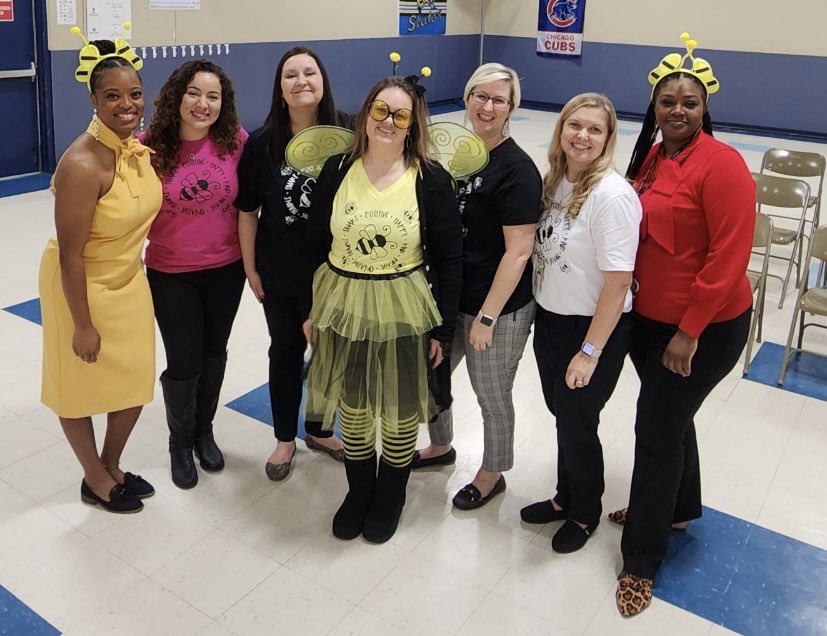 MrsD_in_Lamar's tweet photo. @MeyerEagles- Your Spelling BEE 🐝 team! Just love working with these ladies!! 🐝💛🖤🐝💛🖤🐝💛🖤🐝 https://t.co/4DDFUMMBCG