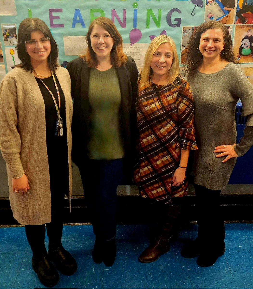 LCBcec31's tweet photo. Spent some time at P.S.1 from this fantastic team of leaders to these cuties working on peer-to-peer assessment. Such a beautiful building and school with so much to offer our Staten Island families. A huge thank you to Principal Pietrangelo! https://t.co/WgUNVcwJ5m https://t.co/iB75fry8wf