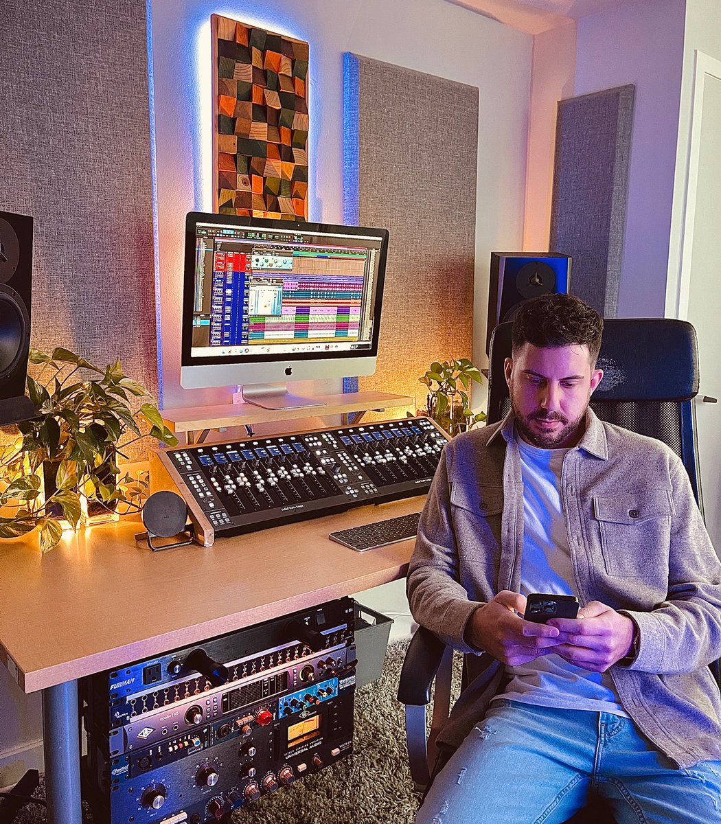 TyDanelley's tweet image. Been crazy busy to start the year off, but l&apos;m still taking on new clients for recording and mixing right now. So if you&apos;ve been wanting to work with me, shoot me a message and I can give you studio details, rates, and scheduling! #RiskEngineering