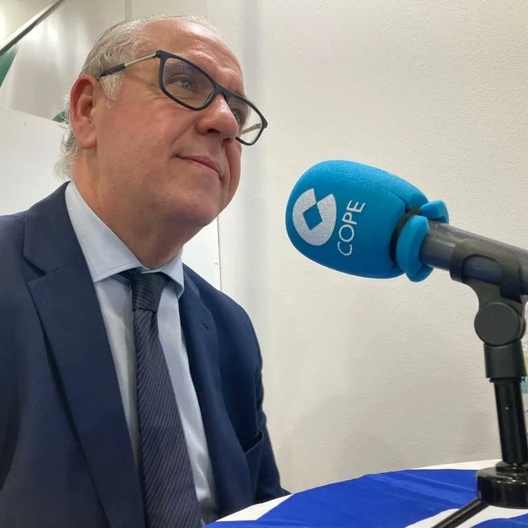 Jesus_Estrella's tweet photo. De vuelta de @fitur_madrid. Dos días de intenso trabajo, #Promocionando y dando a conocer las singularidades #Turísticas de #Jaén con @TurismoAND. Más de una veintena de entrevistas ante medios y una decena de presentaciones junto a #Aytos #Empresarios y #Colectivos de #Jaén. https://t.co/xugyIeLUyy