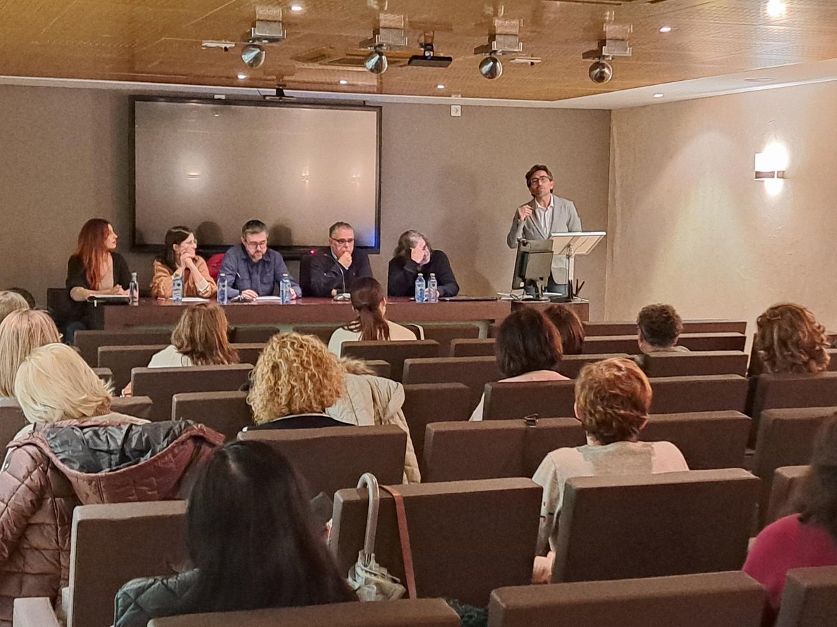 🩺👉Hoy empezamos el Curso de actualización en deontología y bioética médica organizado por el Colegio.
#COMLugoformación