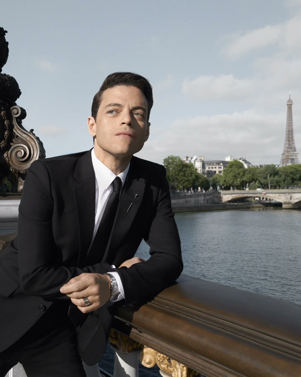 RamiMalekYeah's tweet photo. Rami Malek for Cartier Tank Française 

📷 by Greg Williams https://t.co/Yoj8Kxo2eA