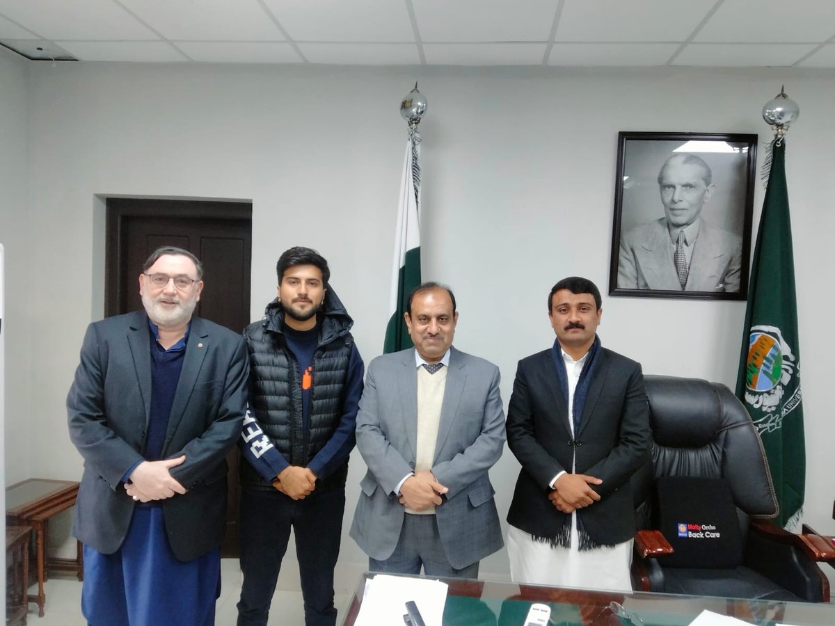 tashfeenmalik55's tweet photo. Meeting with Vice Chancellor Professor Dr Jameel Ahmad and Registrar Hazara University Mansehra
#metrix #TAMalik
#earthquake https://t.co/6ZYtvJOe4V
