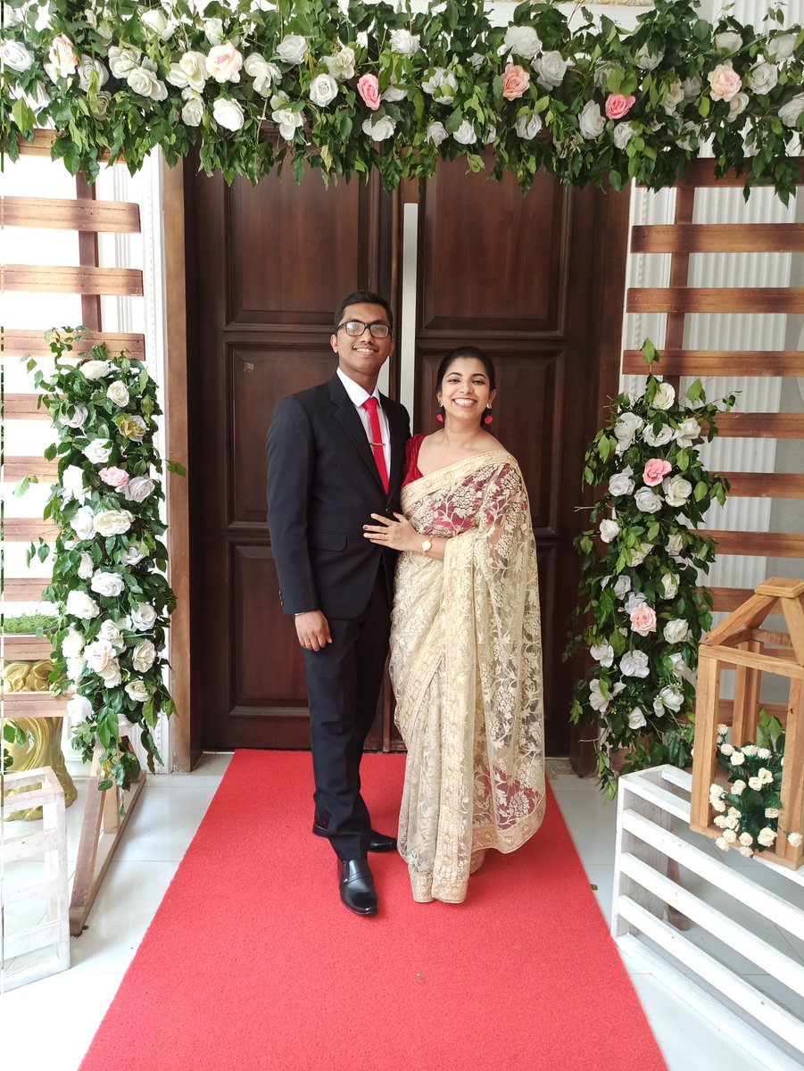 Devendara_'s tweet photo. 1st wedding as Mr &amp; Mrs🤭❤
#WeMetOnTwitter #DewMal https://t.co/r8y2EVGu6X