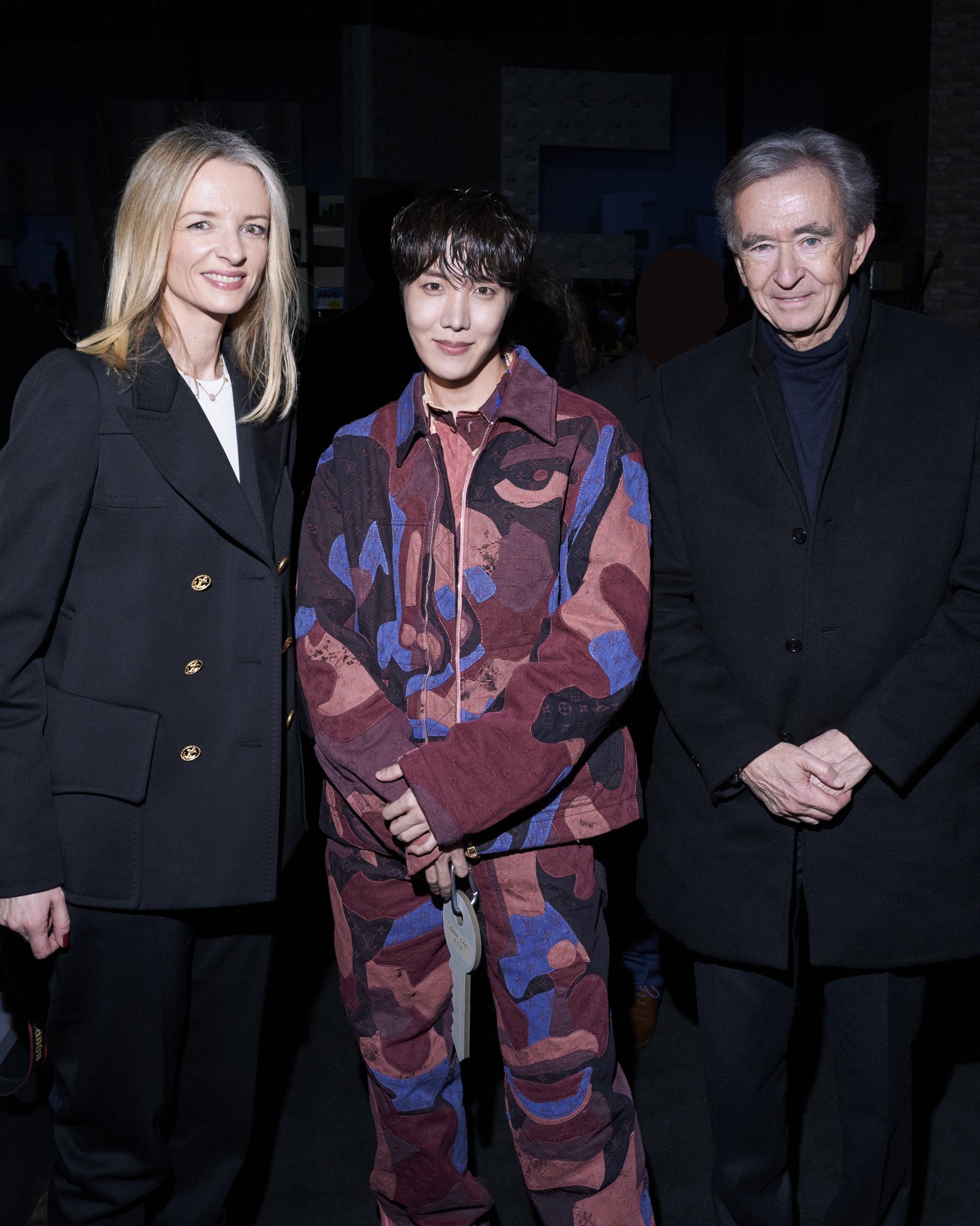 JHope with Bernard Arnault (CEO & Chairman of LVMH) and his daughter Delphine  Arnault (CEO of Dior)