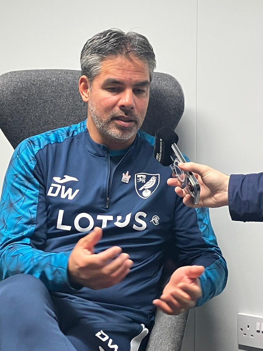 😍 David Wagner has his pin badge #ncfc fans! If you'd like one too, please visit ambersarmy.org.uk 🦄 #clapforamber #pusb