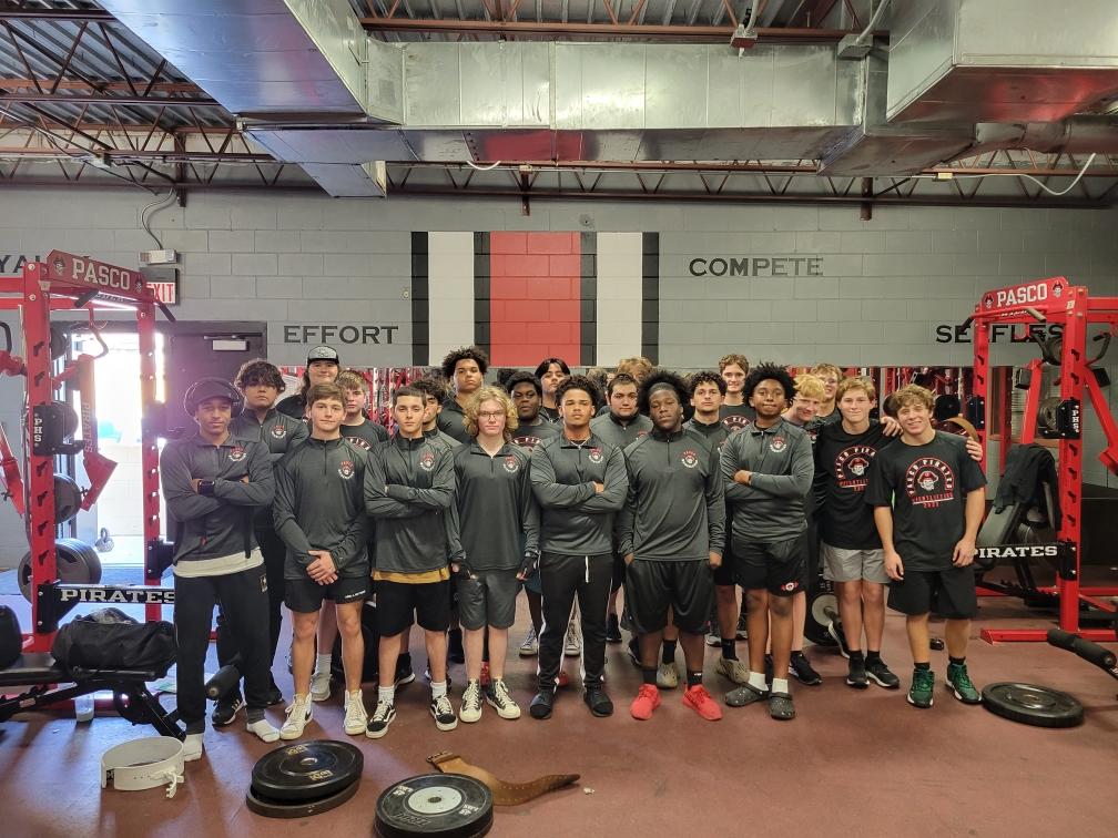 PHSLiftbros's tweet photo. Thank you to the family and community donors that made it possible to outfit our hardworking lifters! https://t.co/U5SyuqT7No
