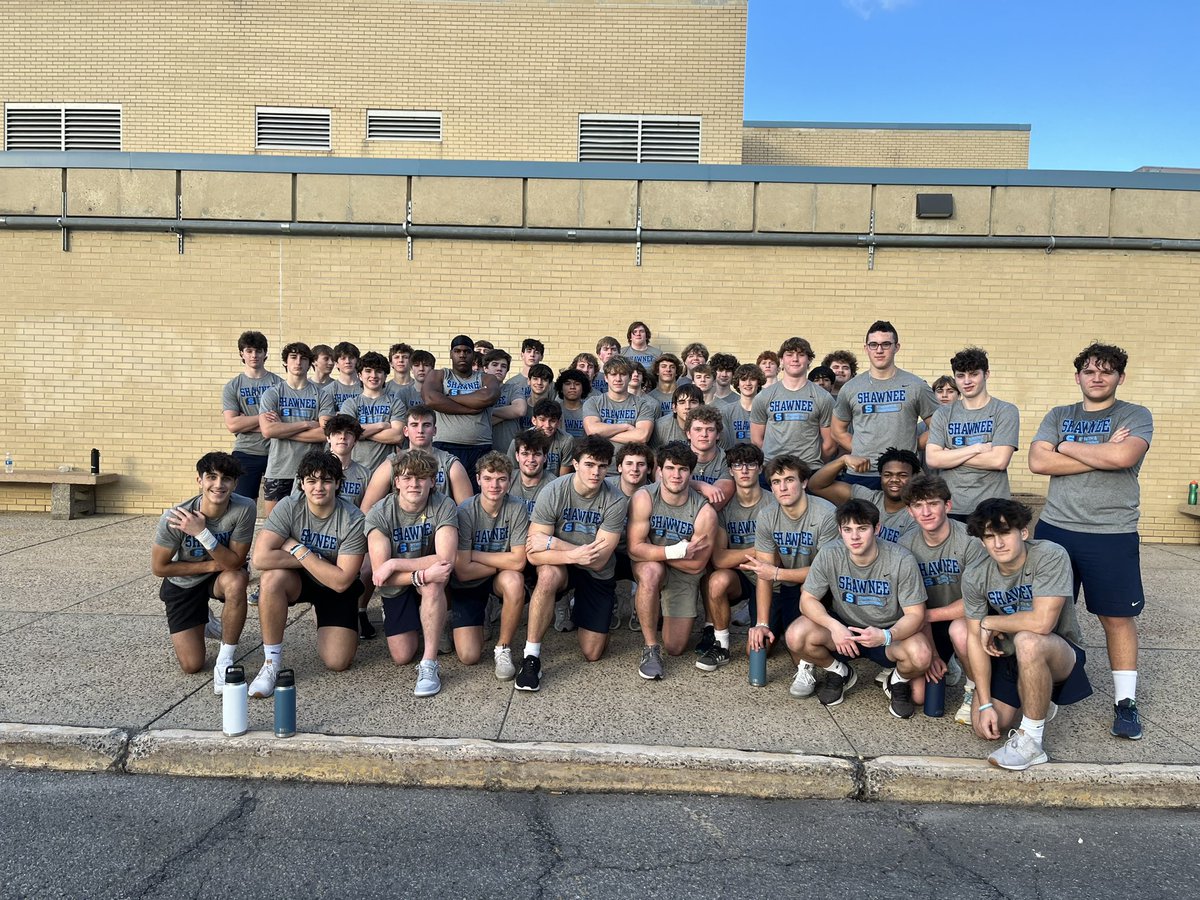 SHSrenegadesFB's tweet photo. Taking another great step in the off-season! No substitute for hard work! #go_blue #team https://t.co/Sjd2DxQvmd