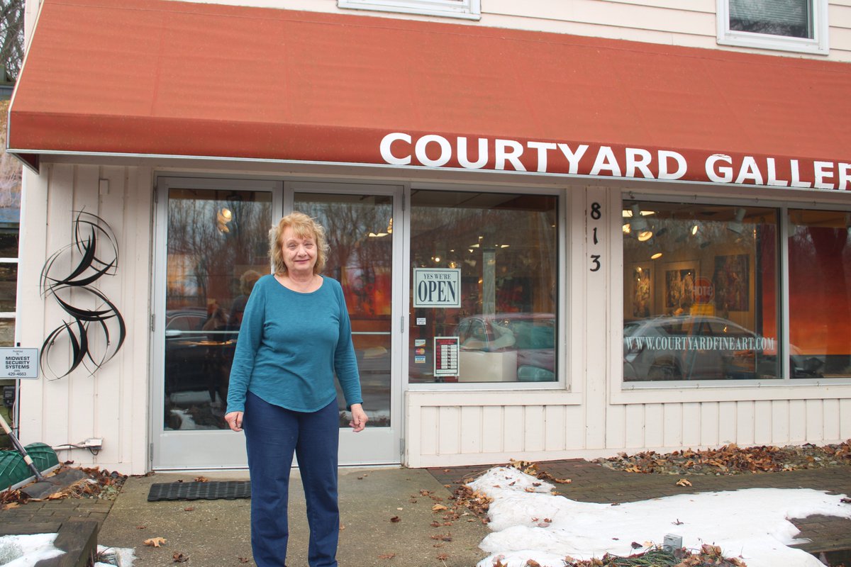 A New Buffalo art gallery is ready to shake things up a little bit after its former owner passed away and a new owner stepped in after the new year.
#courtyardgallery @HarborCountry @NewBuffaloTimes  

issuu.com/newbuffalotime…