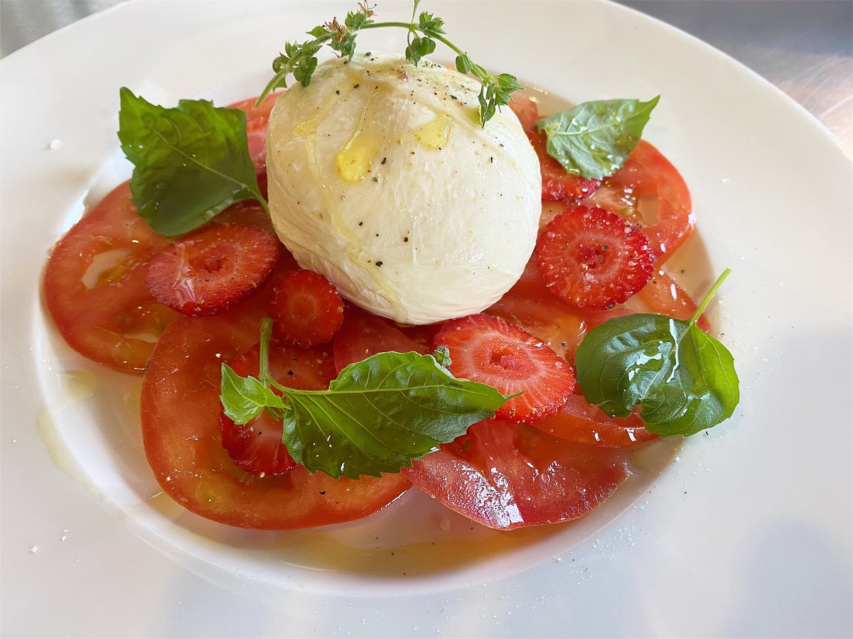 ClarkChef's tweet image. Summer must be here. Burrata, tomato &amp;amp; strawberries 🍓