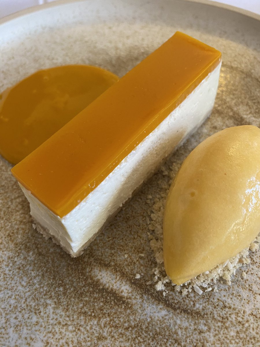 Kit_Chapman's tweet photo. Outstanding lunch with friends today @risingsunknapp Stunning mushroom dish (a vegan special); Dover sole fillets with leaks, salsify and mussels; Beef sirloin; Mango &amp; Coconut cheesecake with passion fruit sorbet. 3-courses £35, fantastic value. Rebecca &amp; Ollie charming hosts. https://t.co/k9SNAH3yu0