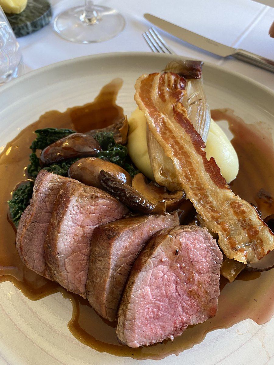 Kit_Chapman's tweet photo. Outstanding lunch with friends today @risingsunknapp Stunning mushroom dish (a vegan special); Dover sole fillets with leaks, salsify and mussels; Beef sirloin; Mango &amp; Coconut cheesecake with passion fruit sorbet. 3-courses £35, fantastic value. Rebecca &amp; Ollie charming hosts. https://t.co/k9SNAH3yu0