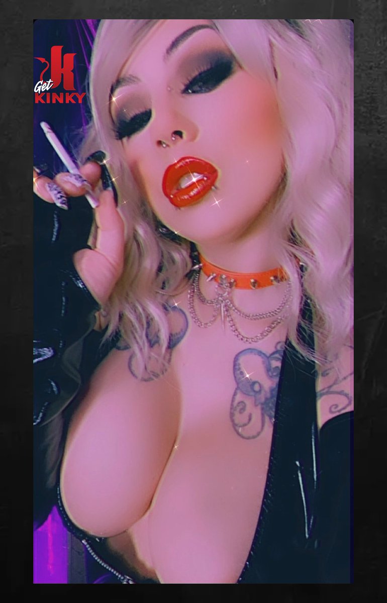 KinkLive's tweet photo. @MissLunaLuxxx smoking up your screen live rn on  @getmekinky !

https://t.co/Uz8ydi9WyH https://t.co/YhYkaMkMYY