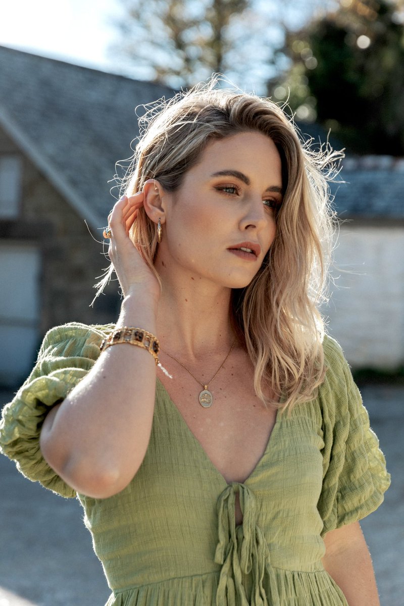 lydiacooke01's tweet photo. When cornwall is your backdrop and @LizzieChurchill your pal, work feels pretty seamless. Can you believe these were taken in December? π· βοΈ Styled by AndKin shop #cornwall #durgan #cornwallmodel https://t.co/iKVJbdV04E