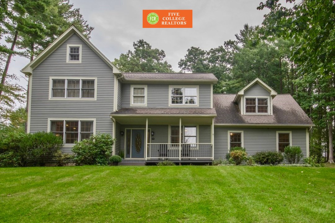 5Realtors's tweet photo. Welcome to one of the area's most sought-after neighborhoods.
📍179 Wildflower Drive, Amherst
You will not want to miss the alluring remodeled primary suites with two walk-in closets! In short, this property is ideal for multi-generational living situations.
#fivecollegerealtors https://t.co/tNeKfmg49V
