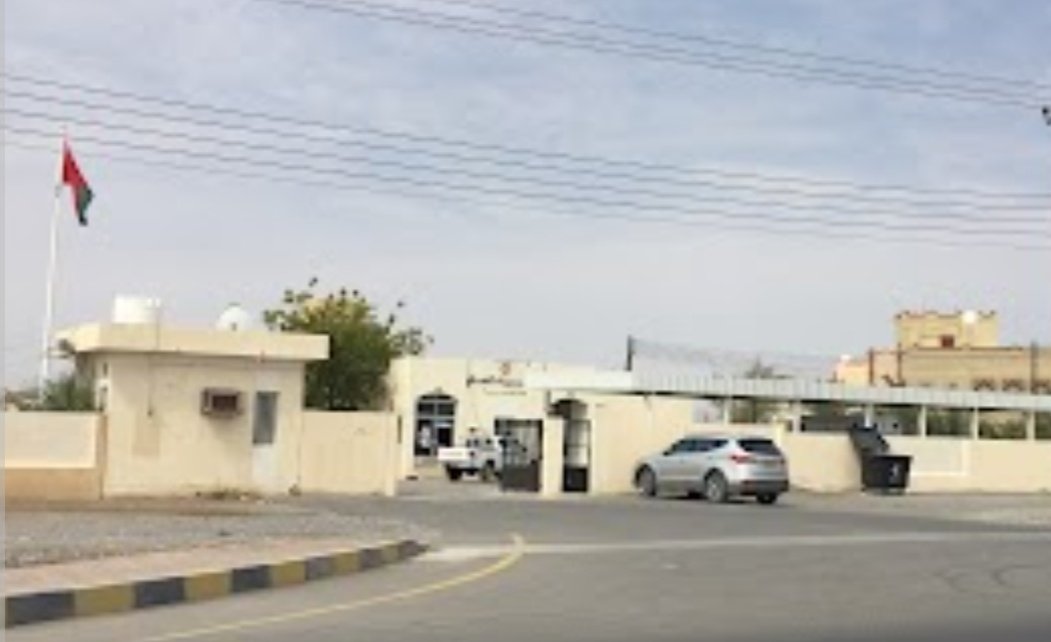 SamhSulieman's tweet photo. معالي الدكتور وزير الصحة@dralsabti كما تعلمون معاليكم بأن الاهالي تقدموا الى جلاله السطان هيثم وامر جلالته برفع التقرير اليه .وحسب تقرير المديريه العامة للصحة بالمحافظه بأن المركز صحي بسياء غير صالح والمده الزمنيه لهذا المبنى منتهيه حسب التقرير. كلنا امل باعاده بناء المركز https://t.co/625EQVnhuy