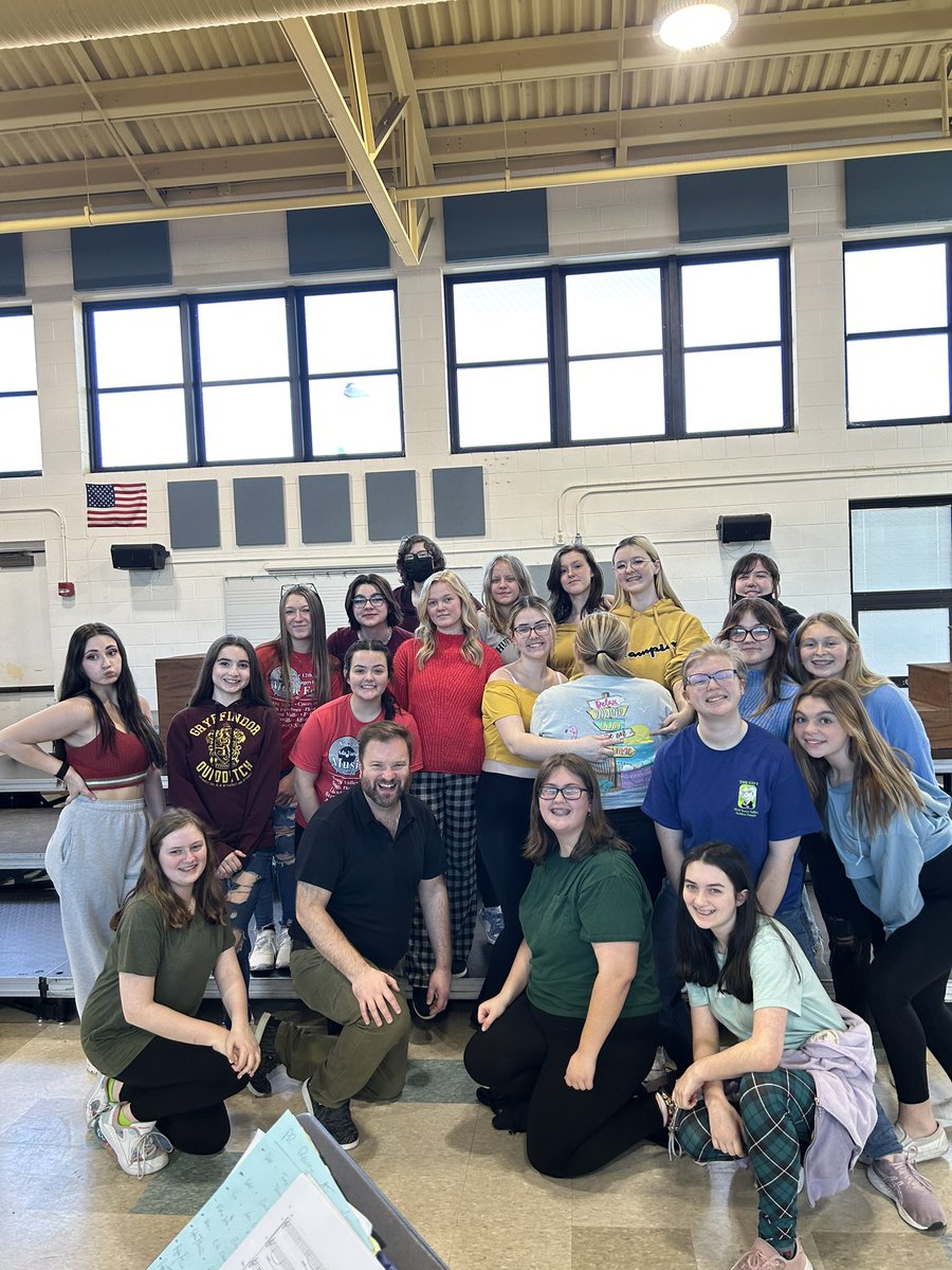 TVGirlsGroup's tweet photo. house color❤️💚🧡💙 #GEthemethursday https://t.co/cDwmvj38Lp