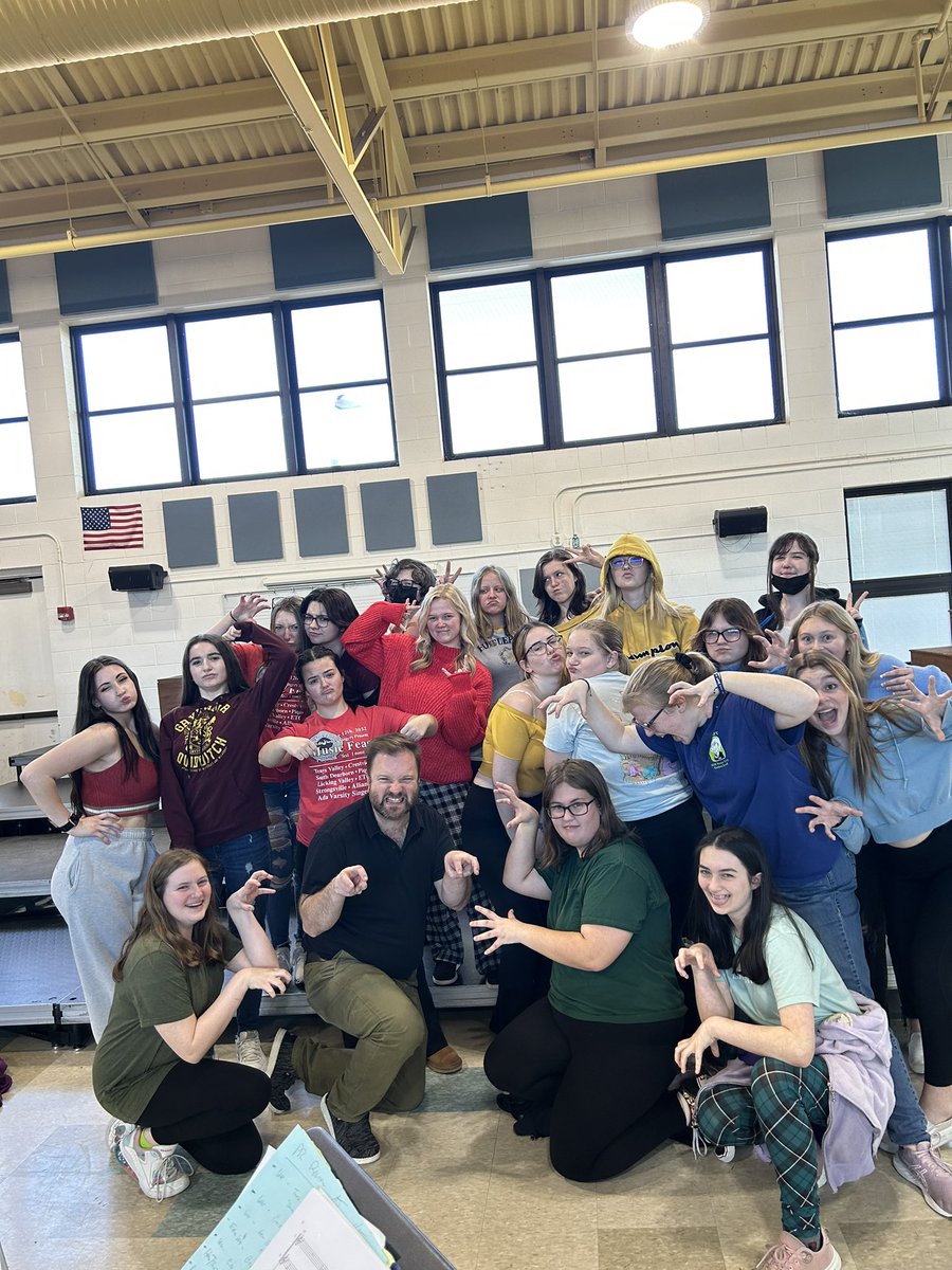 TVGirlsGroup's tweet photo. house color❤️💚🧡💙 #GEthemethursday https://t.co/cDwmvj38Lp