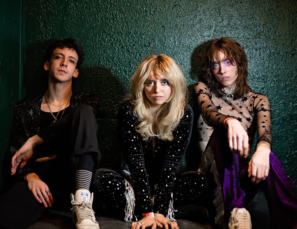 Super excited to announce that a limited number of prints signed by <a href="/TheVelveteers/">The Velveteers</a> will be available at their show this Sat 1/21 at <a href="/foxtheatreco/">Fox Theatre</a> Come check it out!  axs.com/events/449977/…