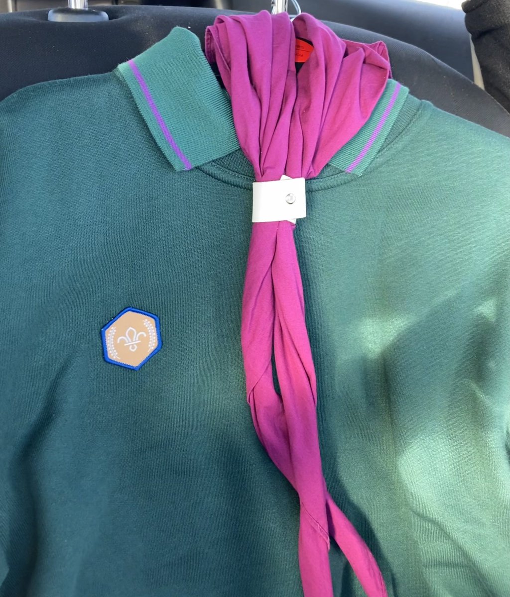 hayley_dilly's tweet photo. His first official night as a Cub &amp; his Chief Scout Bronze Award is sewn on! 🪡🧵🐻😁 I will keep on top of his badges 🤪 I actually quite enjoyed sewing the last ones onto his Beavers uniform! #EndOfAnEra 😬🙌 @BlackpoolScouts @1stBispham https://t.co/iztBPgNlZQ