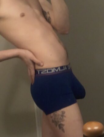MasterJ69330367's tweet photo. Who’s going to pay up to see the underwear disappear? https://t.co/Um3K09HIIp