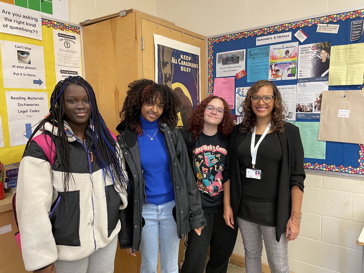gsrc22's tweet photo. Careers is the place to be! 😁Thank-you to Trustee Alexis Dawson for sharing your pathways and passions as a trustee! ⁦@TDSB_Oakwood⁩ ⁦@AlexisDawsonTO⁩ https://t.co/4uHVPbduNM