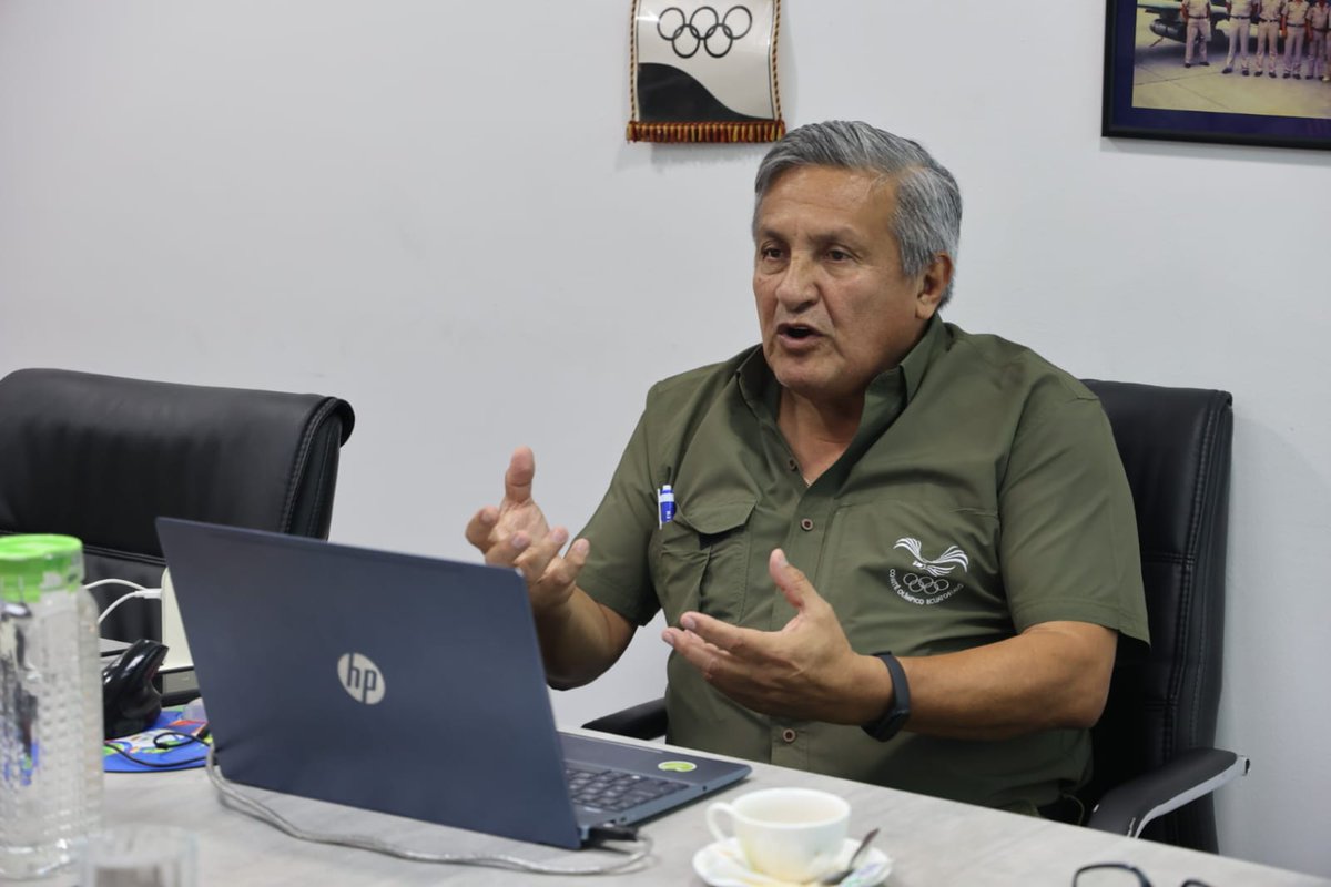 ECUADORolimpico's tweet photo. En las reuniones con las Federaciones nos acompañaron este jueves el representante de @FETenis César Pólit y la presidenta @PatinajeEcuador Ámbar Fuentes

El presidente del COE Jorge Delgado y el Jefe Técnico Eduardo Barros presentaron los Programas de la entidad https://t.co/m4Fris7jdR