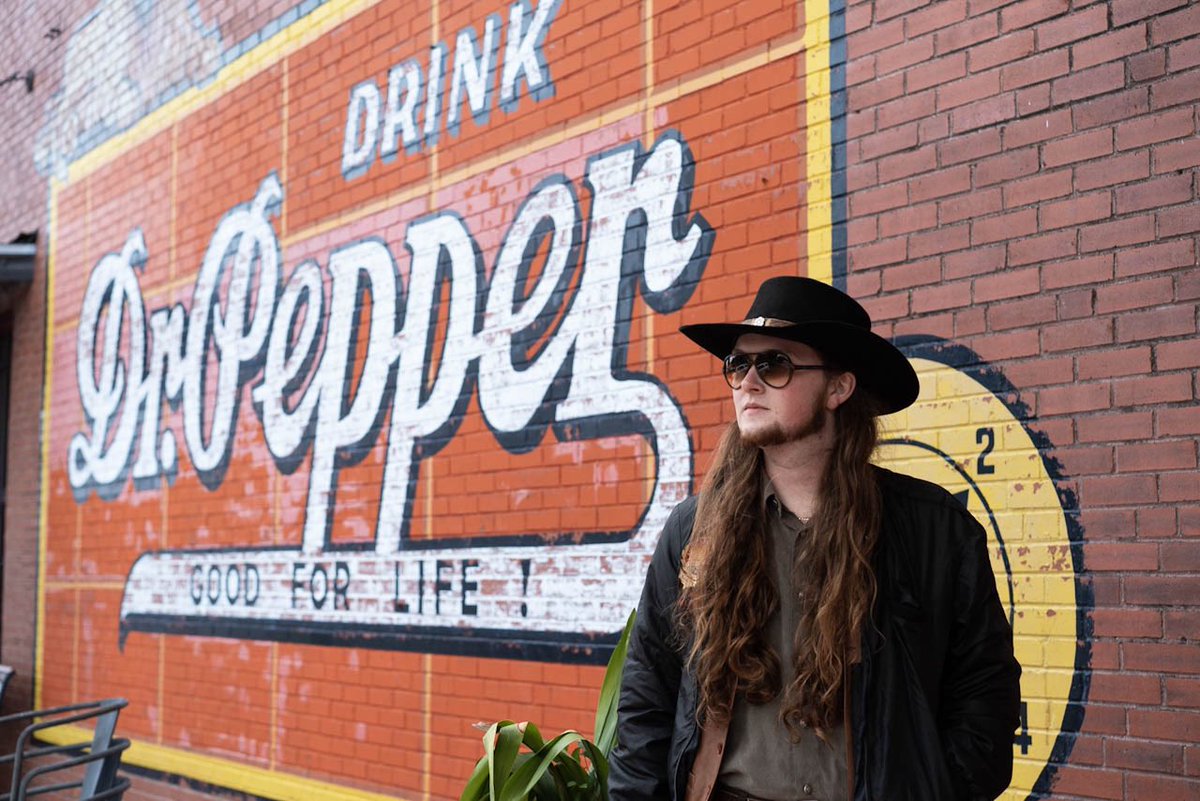 PeterSinclairTX's tweet photo. Playing at @HotelTurkeyTx tomorrow night with some good friends, @mckennakasowski and @JTMFHaynes 🤘
📷: @dansonbrody (ig) https://t.co/dM6OLTvAKH