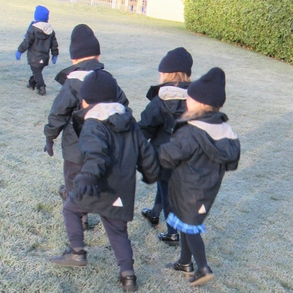 Kingshottsch's tweet photo. Our Nursery children are enjoying learning all about birds and helping to keep them fed during this cold winter weather! 

Read more > https://t.co/ERdzLf1Ok5

#kingshott #nature #learning https://t.co/W2tnwSe830