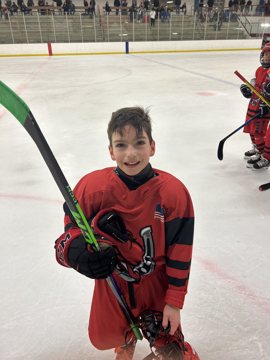 YouthHockeyHub's tweet photo. 2023 Squirtacular 

Stillwater SQB Red > Cottage Grove SQB Green (4-3 OT)

#LotzzaMotzza Player of the Game - Liam Huack 
#Squirtacular23 https://t.co/yV4zyXUrXr