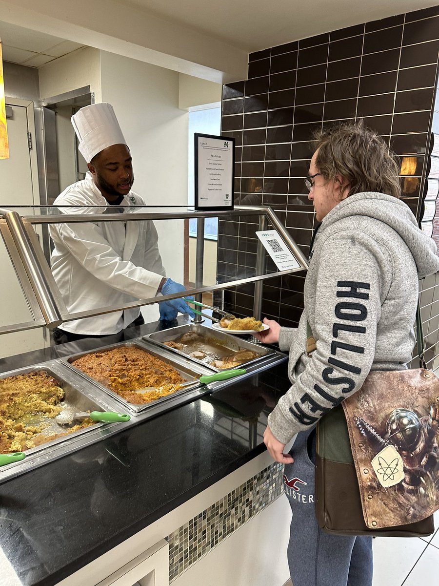 GoJaspers's tweet photo. Thank you to the wonderful staff of Locke’s Loft for helping Head Coach Stores become Chef Stores for the day! @ManhattanEdu @MAACSports @JaspersMBB https://t.co/ZsG59f4MZv