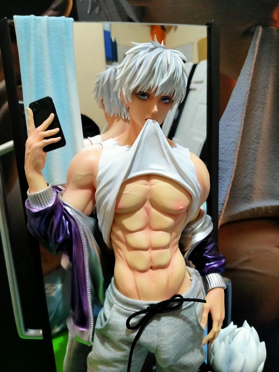gingerinjin's tweet photo. My first GOJO SATORU NSFW Figure is finally here! 🤭🤣 worth it ang gastos at paghihintay haha libre hawak po sa malaking katawan, bisita lang kayo sa bahay 🤣🤣🤣 https://t.co/aSGk4R1o2U