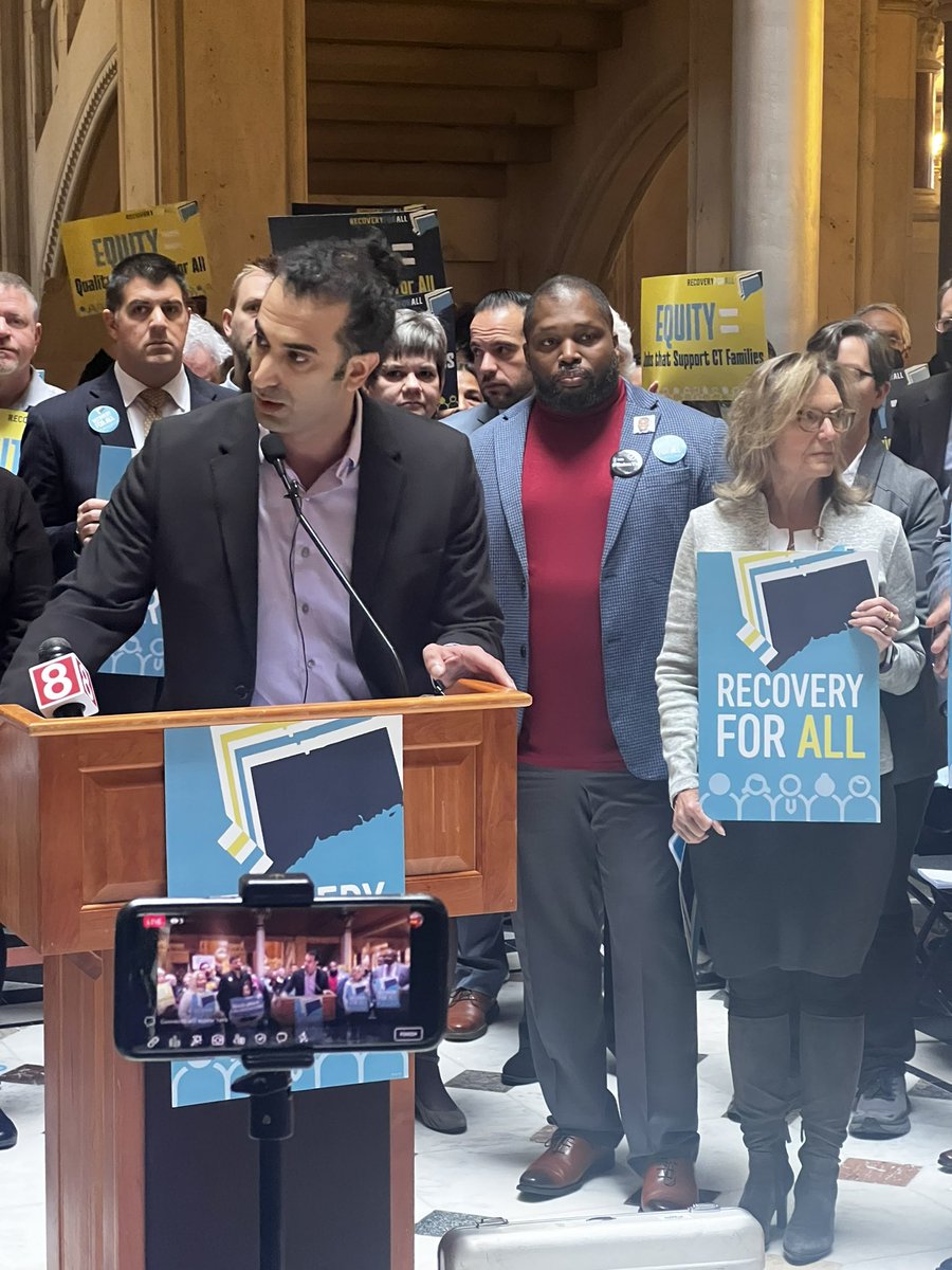 CTSenateDems's tweet photo. #HappeningNow Senators @Gary4CT and @SenatorJulie Join Community, Faith and Labor Leaders to Announce Budget Blueprint to Ensure All CT Families Thrive https://t.co/GLZwVR45UB