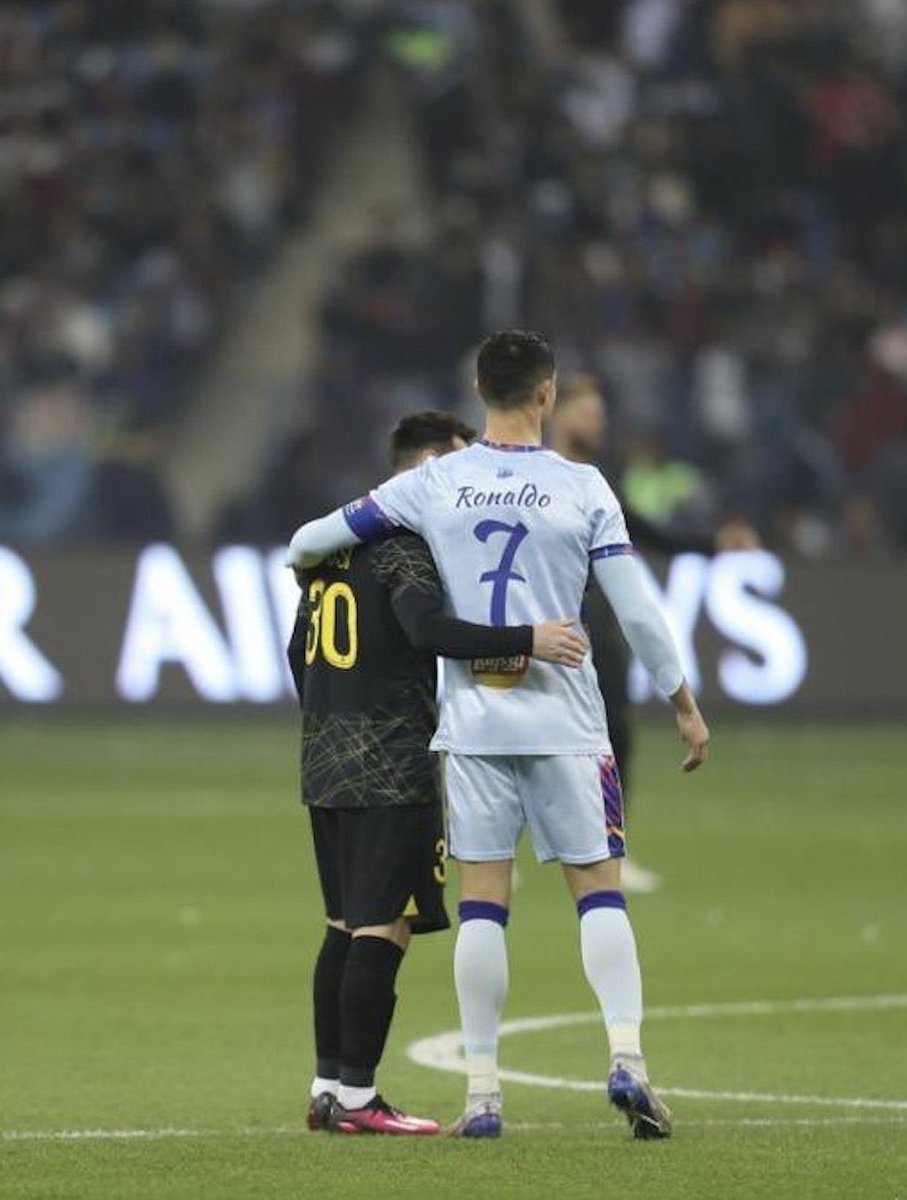 RaulJuarezZ's tweet photo. #Messi #CR7 pude disfrutar tantos años de buen fútbol. https://t.co/jjCxoYk8p3