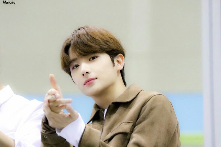 사랑의 불시착에 나올 것처럼 생김
근데 이제 ㄹi정혁이 아니라 ㄱㅜ승준롤