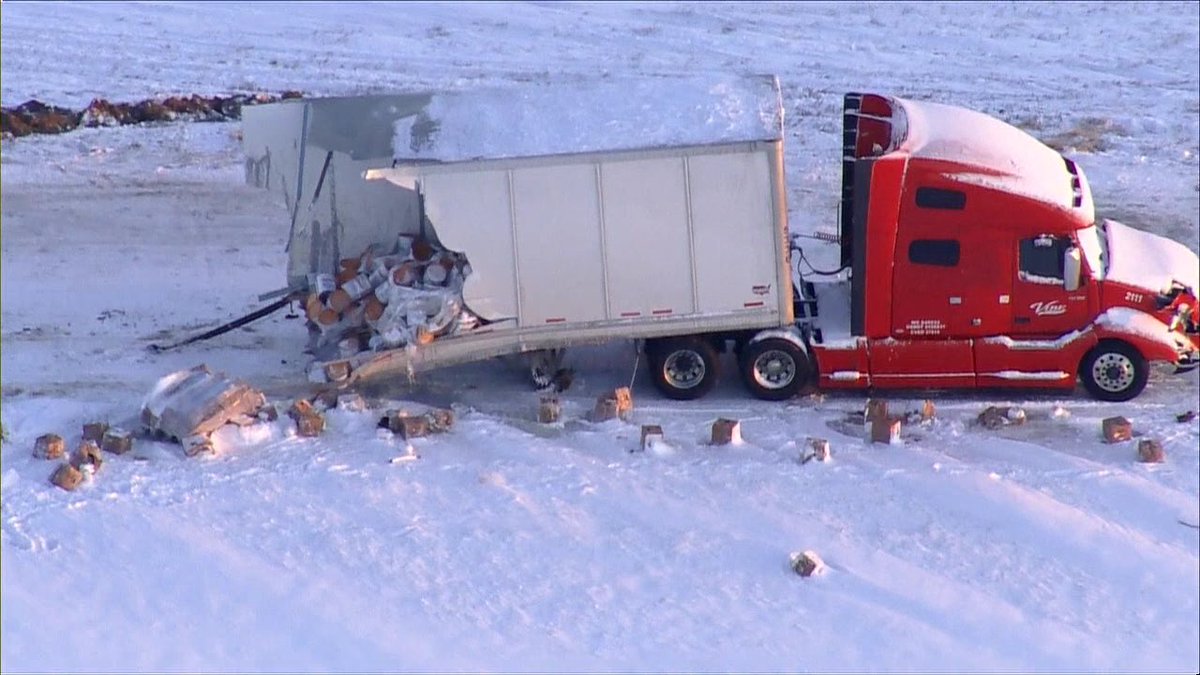 jmowry11's tweet photo. Ouch! #semi #cutinhalf #aerial #weather #accident #ouch #wth #wtfmoment #damn #trailer #winter https://t.co/m9DDZE3GQk