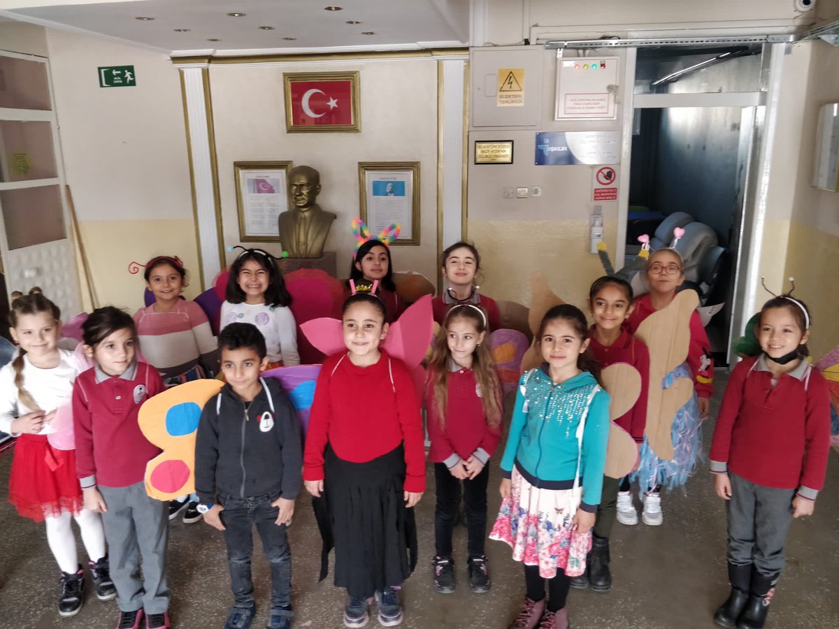 BİGEP Kapsaminda, Mudurlugumuzce tum 2. sinif ogrencilerimize temin edilen hikaye kitabi eş zamanli olarak okunduktan sonra Okuma-Anlama ve Canlandirma Etkinlikleri duzenlendi. Emegi gecen tum ogretmenlerimize tesekkur ederiz. <a href="/balikesirmem/">Balıkesir İl Millî Eğitim Müdürlüğü</a> @ayvlkilcemem <a href="/ErkanBerdibek/">Erkan BERDİBEK</a>