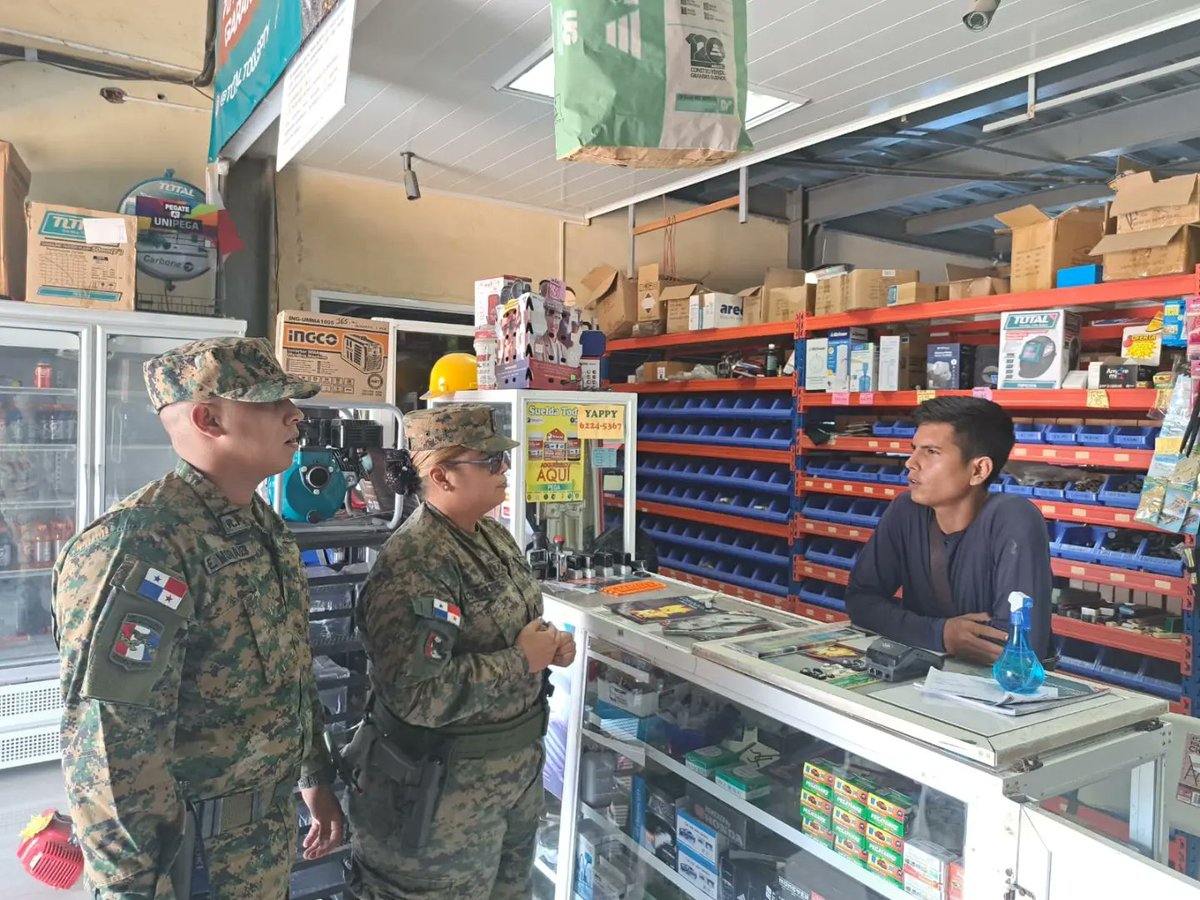 senafrontpanama's tweet photo. #Chepo》Nuestras unidades de Seguridad Ciudadana del #BATCHE realizan recorridos preventivos y visitas a productores de cerdos en Tierra Prometida de Tanara y seguimientos a los Comercios Vigilantes en Unión de Azuero.

#OrgullosoDeSerFronterizo https://t.co/7V0aMH1Kvy