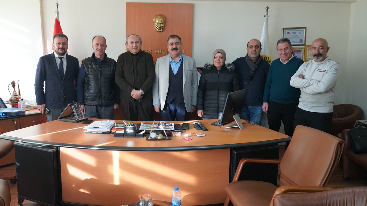AvMuhammetSunar's tweet photo. • Medya ziyaretlerimize bugün de Doğu Anadolu Gazeteciler Cemiyeti'ni ziyaretle devam ettik. Değerli Başkan Feridun Fazıl Özsoy ve kıymetli yönetim kurulu üyeleri; Esat Bindesen, İrfan Tarakçıoğlu, Mesut Gülrek, Güven Uşun ve Melek Allioğlu ile hizmetlerimizi konuştuk.
#DAGC https://t.co/9vpiE4r3GR