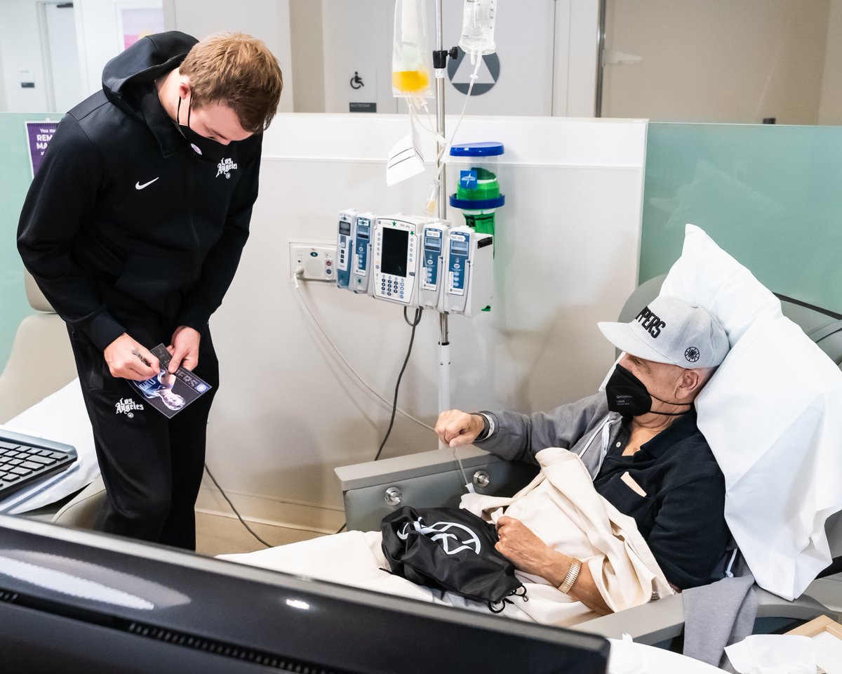LAClippers's tweet photo. Last week, @LukeKennard5 spent time visiting some special fans at @CedarsSinai! https://t.co/uiuoGrOt7H