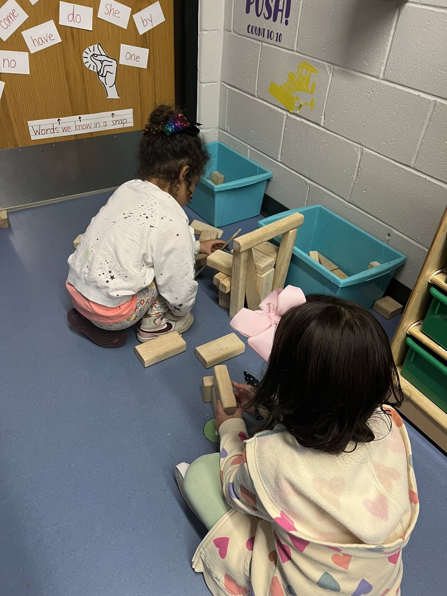 MrsPresser224's tweet photo. Creating our structures: a skyscraper,a barn, a stadium and a hospital… #fhleads https://t.co/VnvpJn3CwS