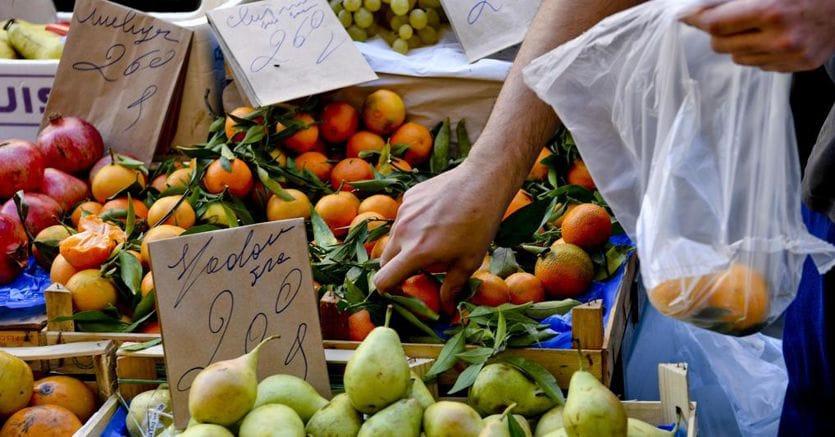 sole24ore's tweet image. 🔸 #Consumi, tornano a crescere le intenzioni di #acquisto degli italiani: ilsole24ore.com/art/consumi-to…