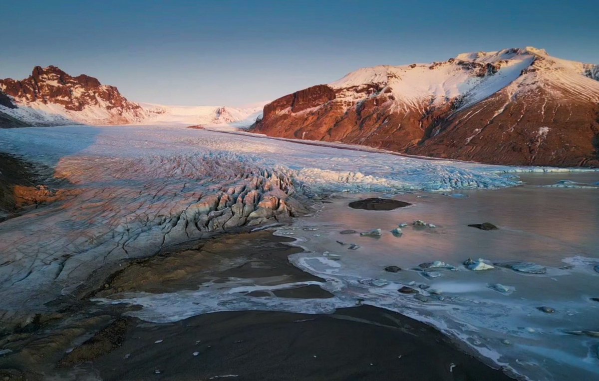 Imanolzuaznabar's tweet photo. Un resumen de unos de mis días más especiales como fotógrafo hasta hoy, con 4 fotos casi directas de cámara desde Islandia. https://t.co/5YRntzwHep